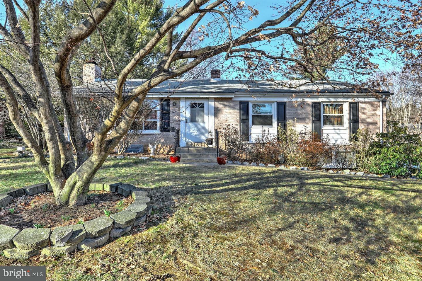 Property Photo:  1701 Valley Forge Road  PA 17603 