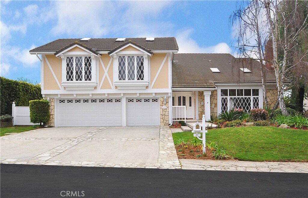 Property Photo:  8 Arrowhead Lane  CA 90274 