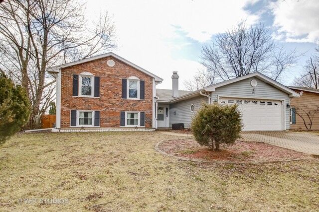 Property Photo: 541 Cumberland Lane IL 60440
