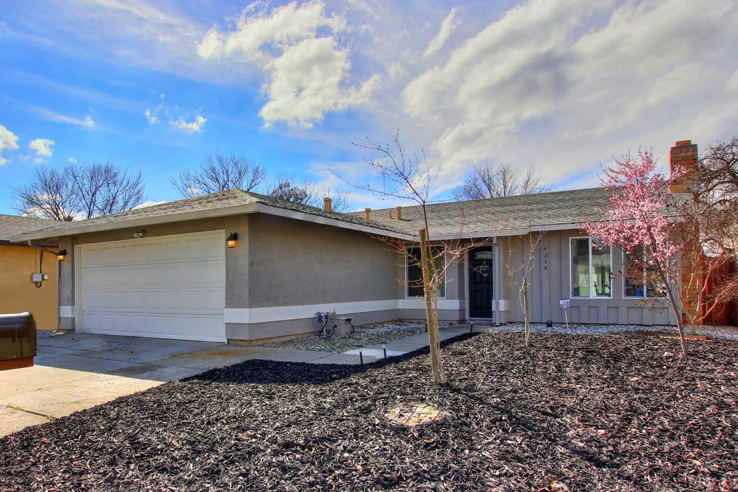 Property Photo:  4314 Rose Valley Way  CA 95826 