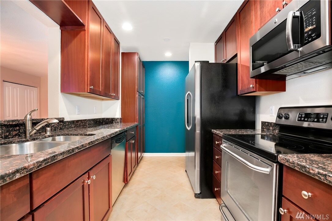 Property Photo:  2760 76th Ave SE 207  WA 98040 