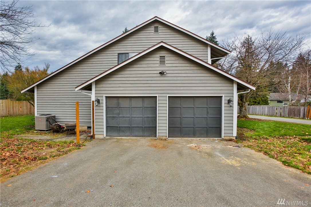 Property Photo:  220 175th Place SW  WA 98012 