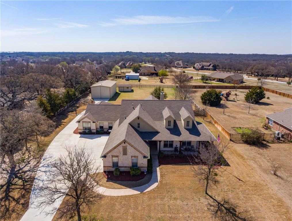 Property Photo: 7408 Stallion Street TX 76208
