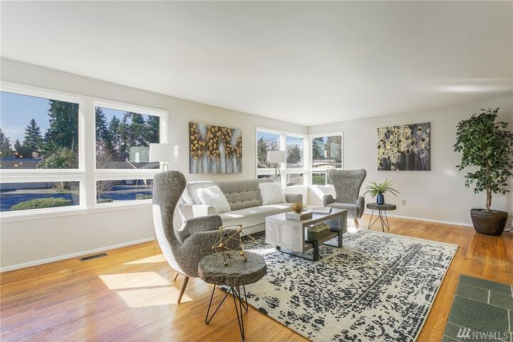 Property Photo:  12630 SE 27th St  WA 98005 