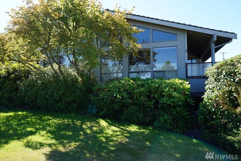 Property Photo: 9830 Cherry St WA 98020