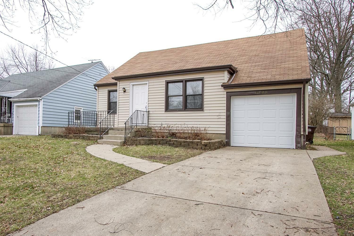 Property Photo:  6788 Parkview Drive  OH 45224 