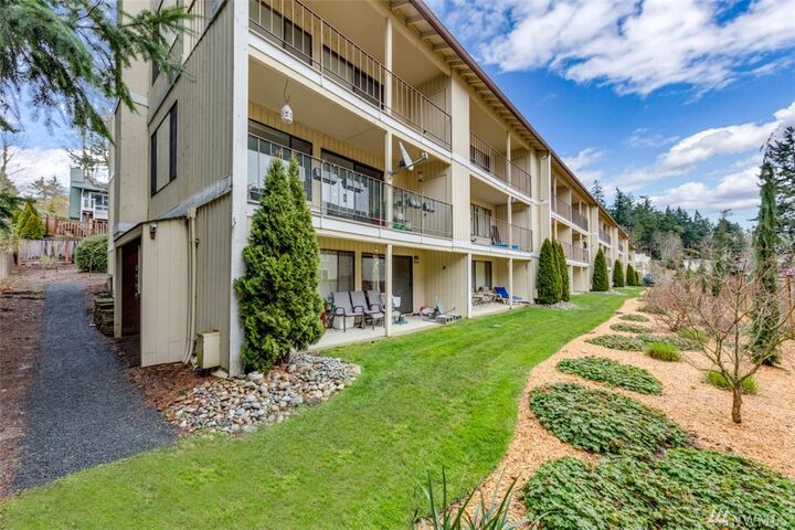 Property Photo:  26425 Pennsylvania Ave NE A-35  WA 98346 