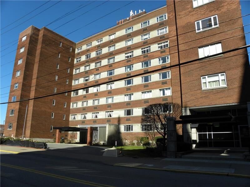 Property Photo: 128 N Craig St 905 PA 15213