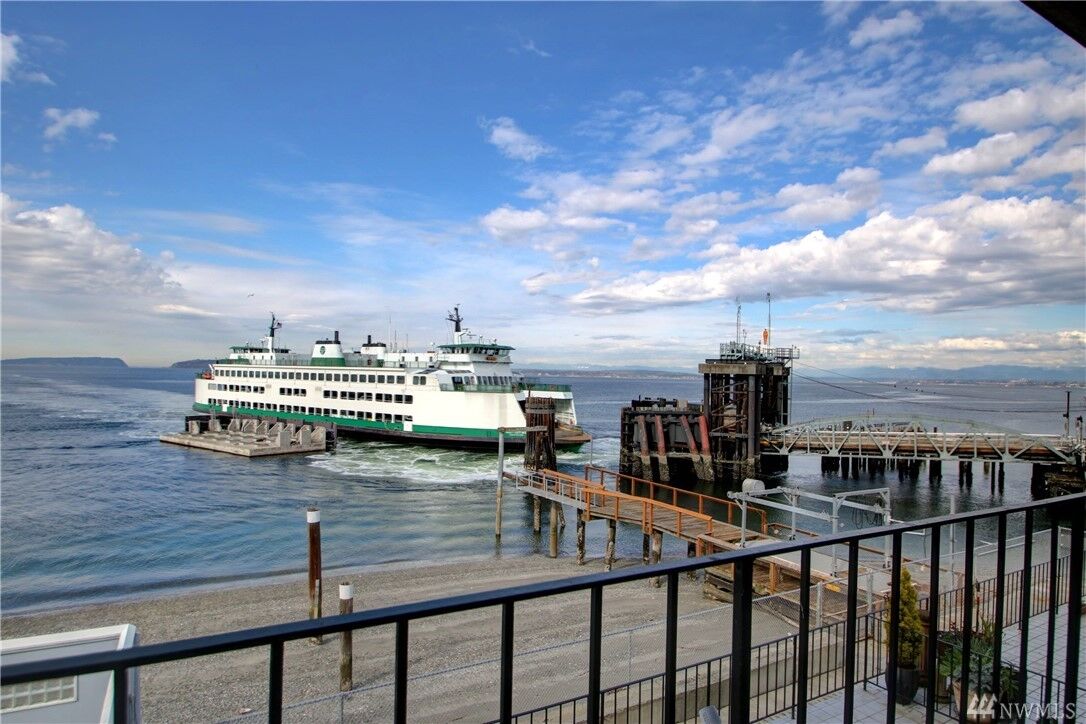 Property Photo:  610 Front St 304  WA 98275 