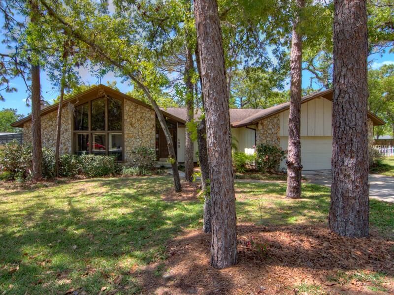 Property Photo:  103 Valley Drive  FL 32779 