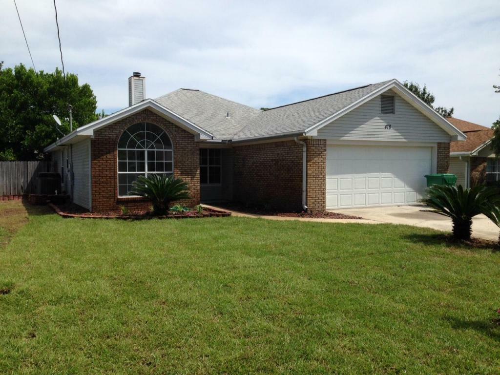 Property Photo: 479 Cascabellas Street FL 32569