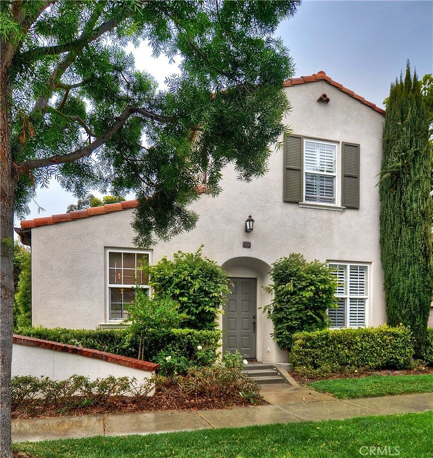 Property Photo:  10 Duet  CA 92603 