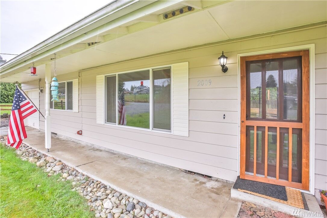 Property Photo: 2009 Park Ave WA 98290