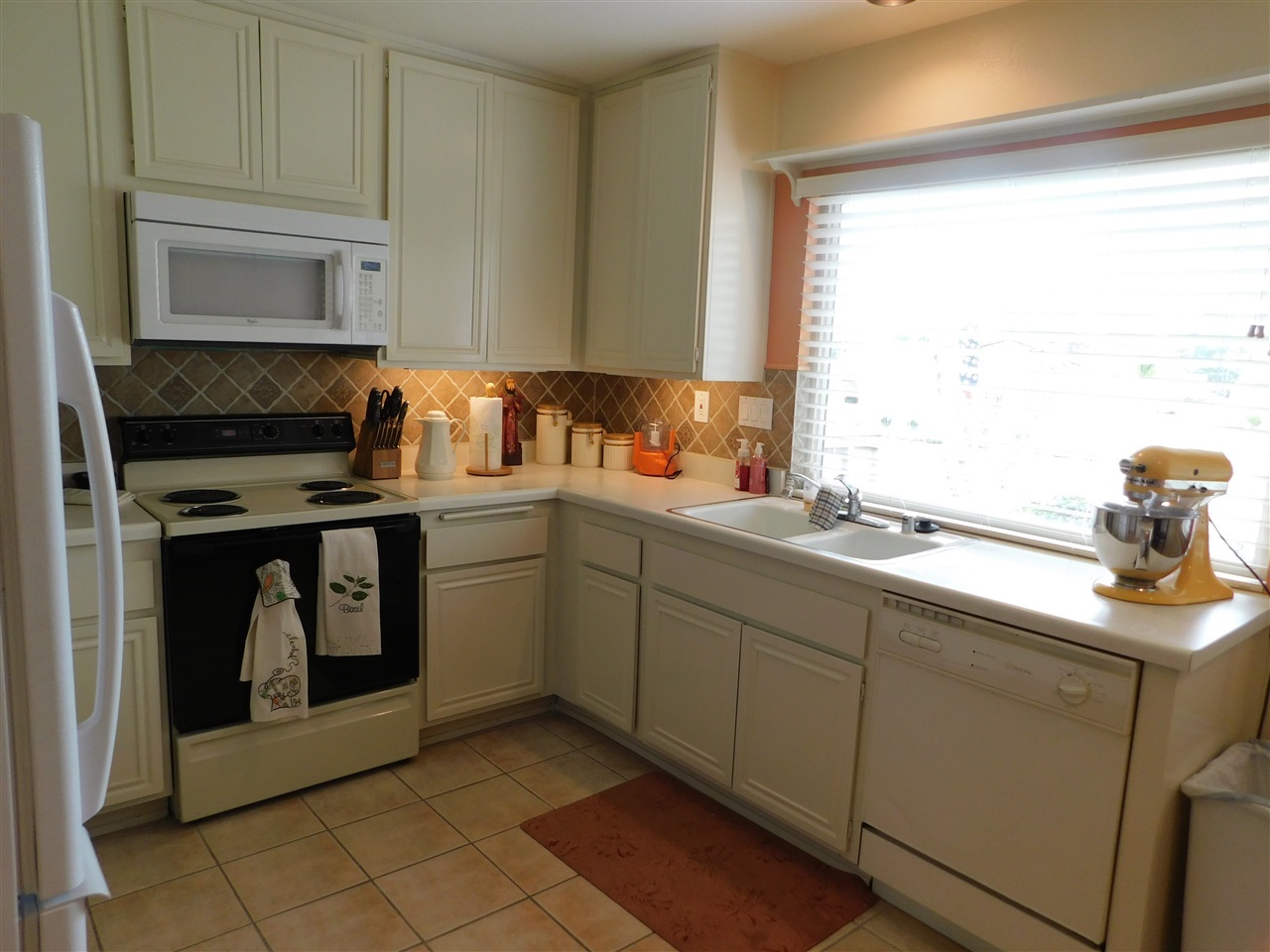 Property Photo:  17489 Plaza Otonal  CA 92128 