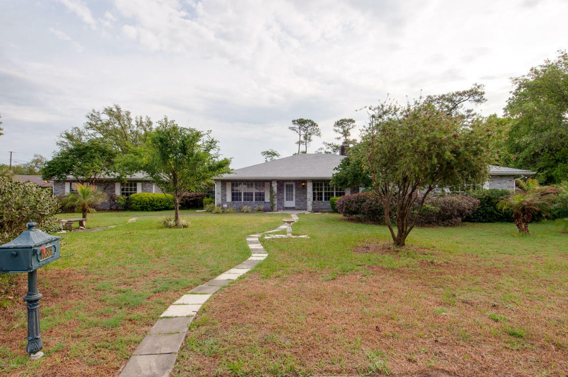 Property Photo:  1086 Platinum Court  FL 32725 