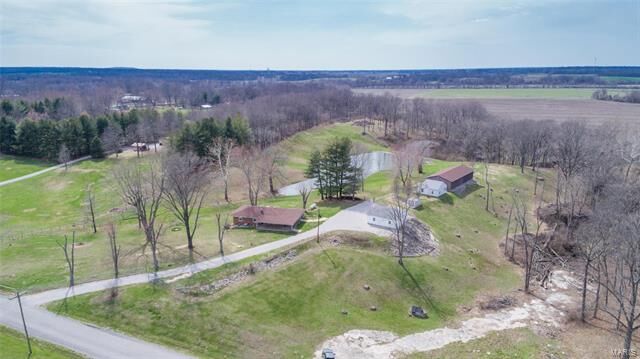 Property Photo: 7367 Green Hedge Road IL 62025