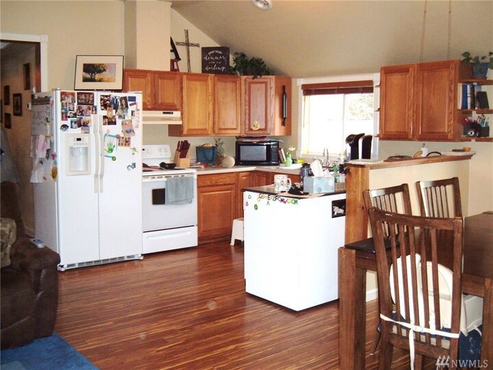 Property Photo:  305 5th Ave W  WA 98841 