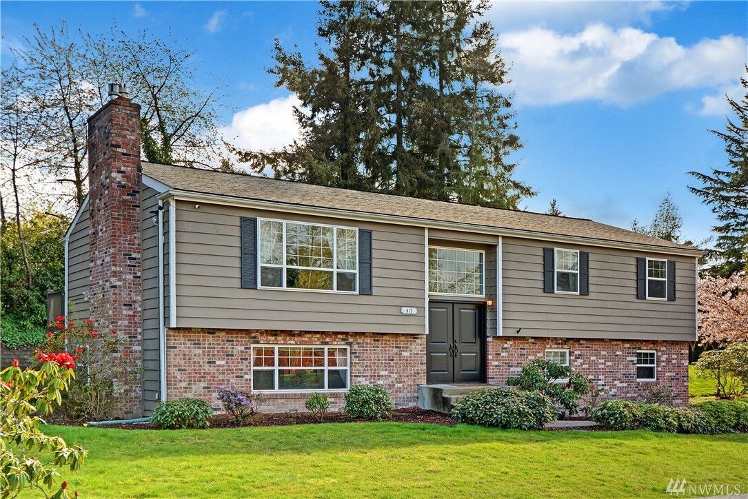 Property Photo:  417 SW 197th St  WA 98166 