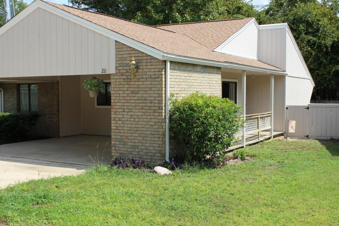 Property Photo:  211 Bartonwood Court  FL 32578 