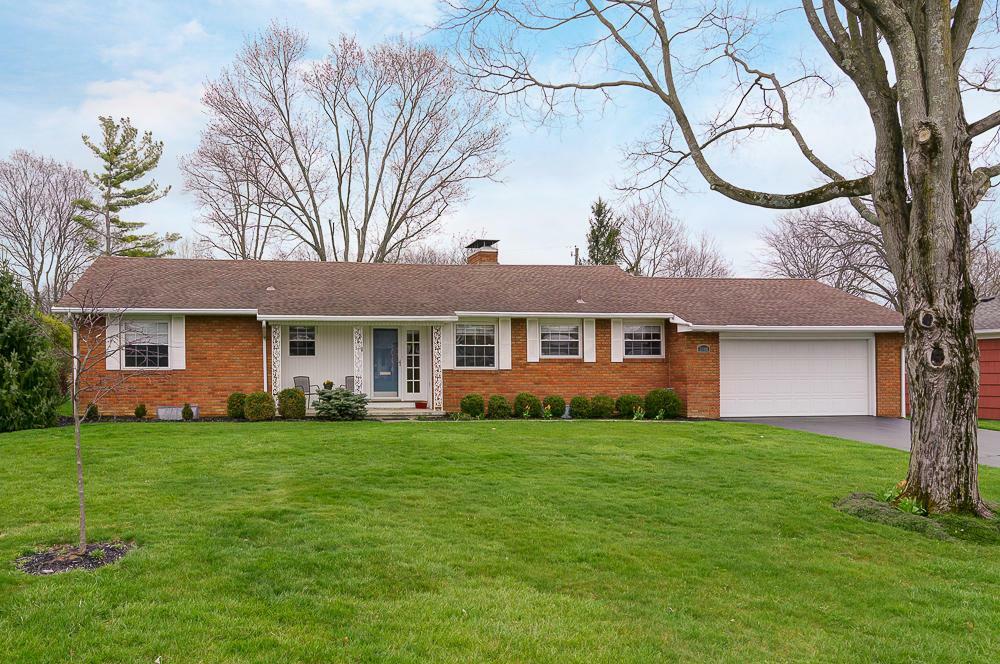 Property Photo: 3900 Chiselhurst Place OH 43220