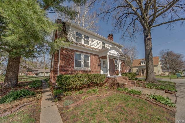 Property Photo: 313 Railway Street 62258