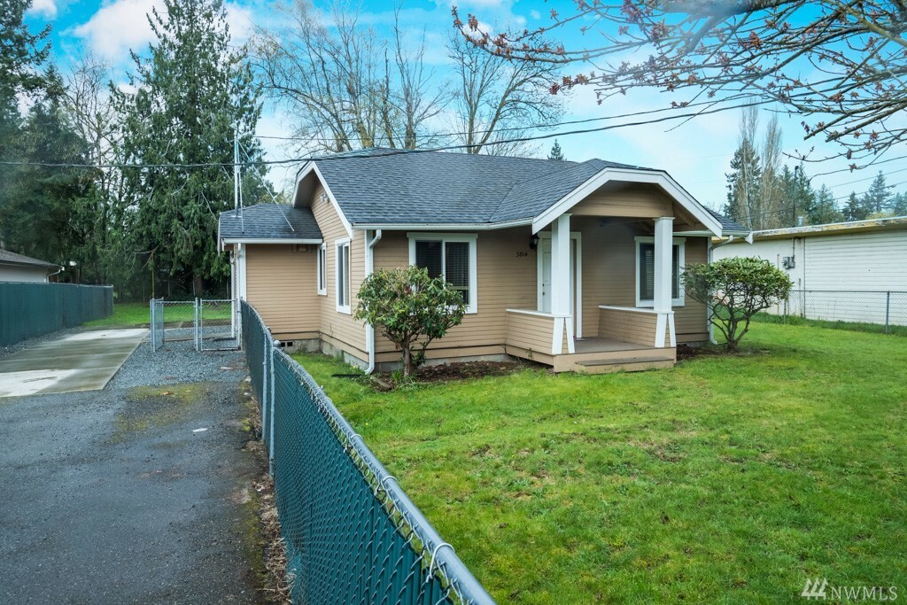 Property Photo:  5814 Grove St  WA 98270 