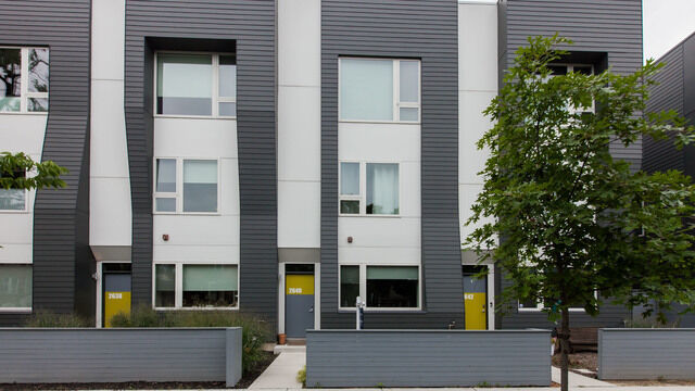 Property Photo:  2640 N Ridgeway Avenue  IL 60647 