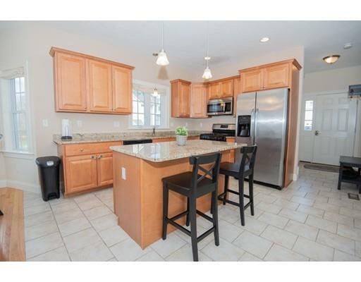 Property Photo:  2 Jasmine Dr 2  MA 01583 