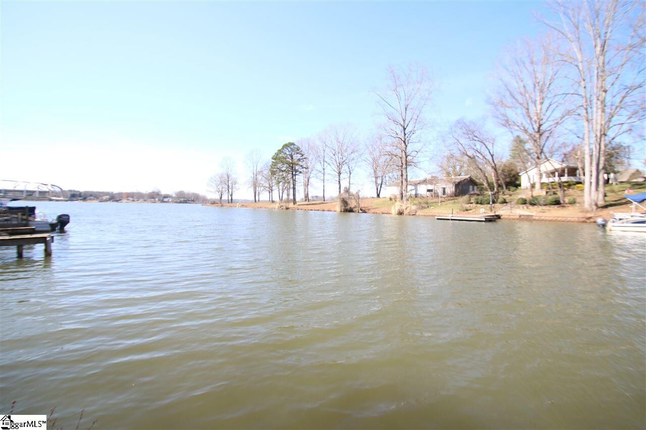 Property Photo: 266 Oliver Drive SC 29349