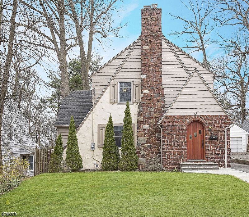 Property Photo: 17 Bodwell Ter NJ 07041