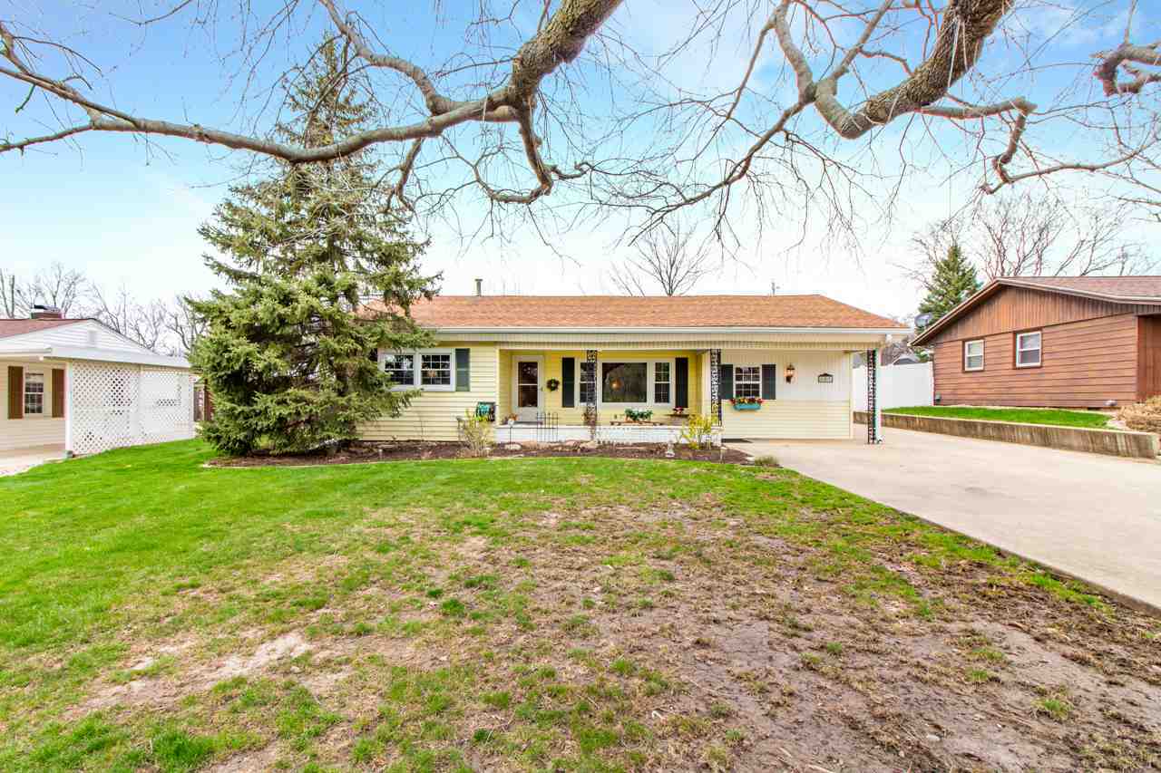 Property Photo:  607 W Forrest Lawn  IL 61615 