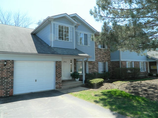 Property Photo: 1721 Chesapeake Lane 4 IL 60193
