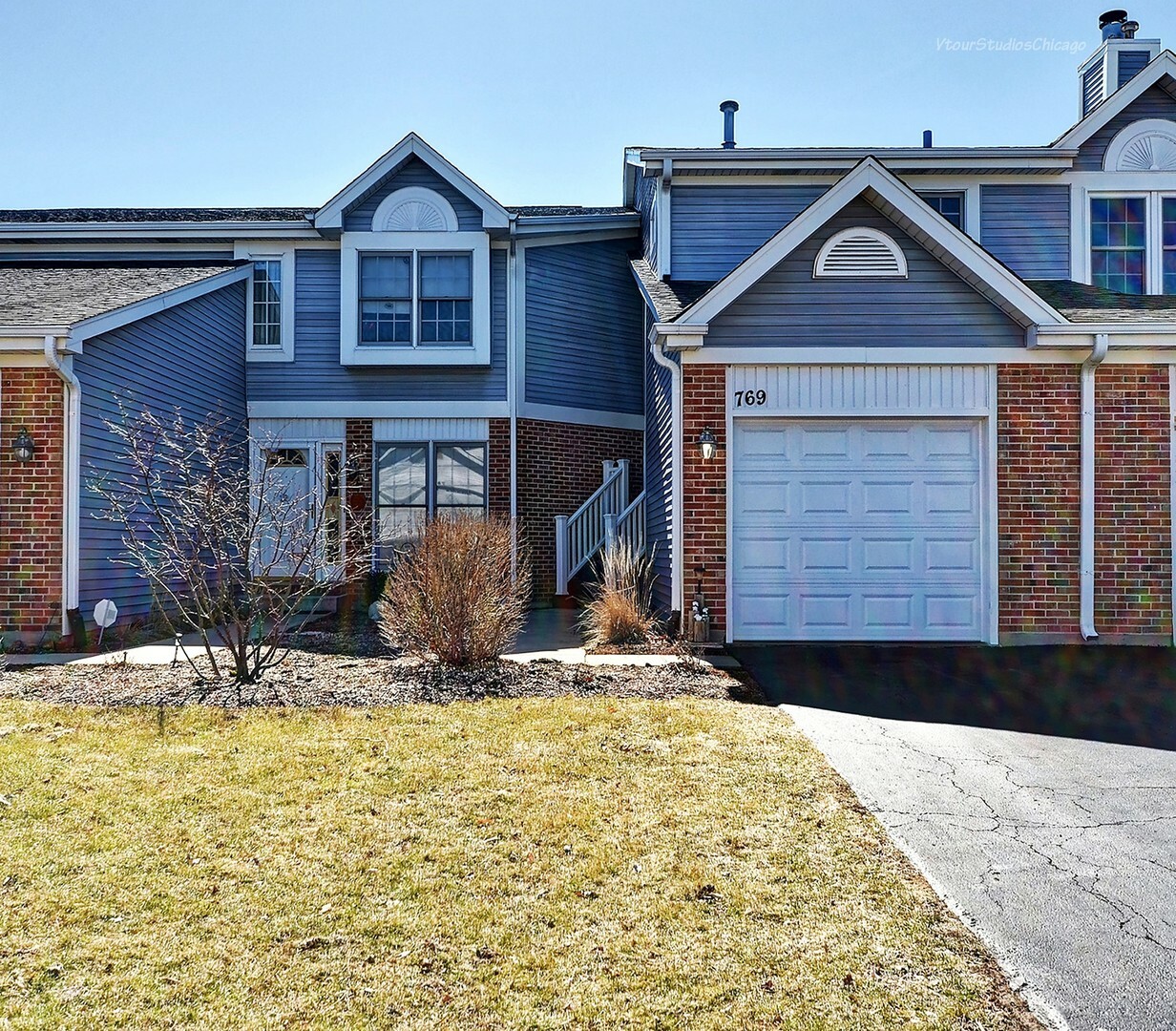 Property Photo: 769 Hoover Drive IL 60188