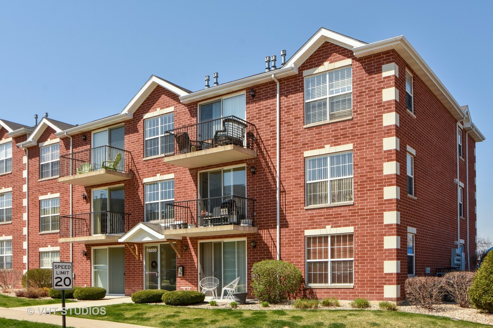 Property Photo:  16600 Liberty Circle 2S  IL 60467 