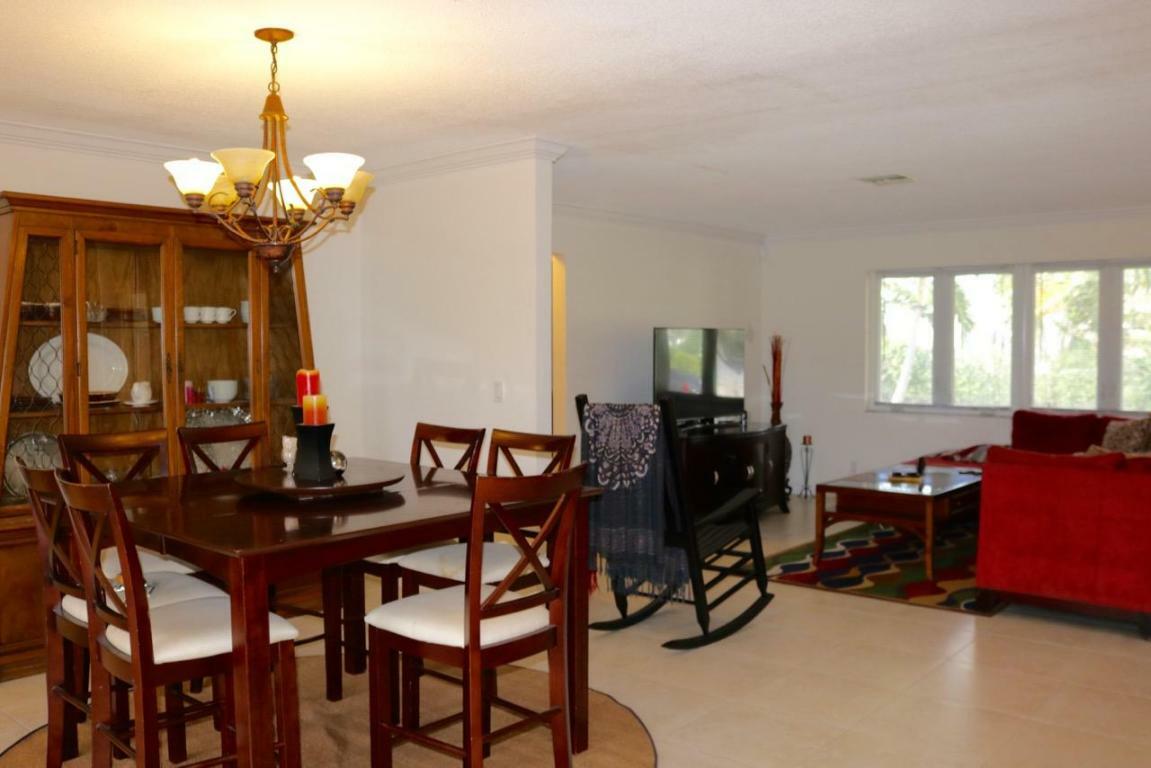 Property Photo:  850 SW 12th Terrace  FL 33486 