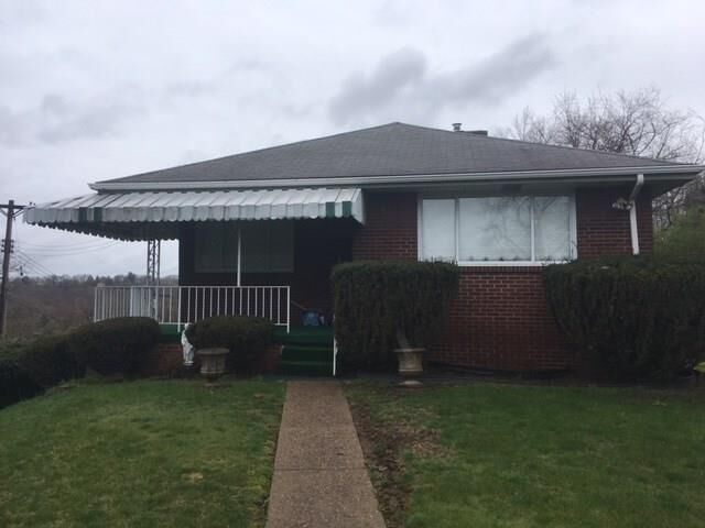 Property Photo:  402 Wilson Dr  PA 15235 