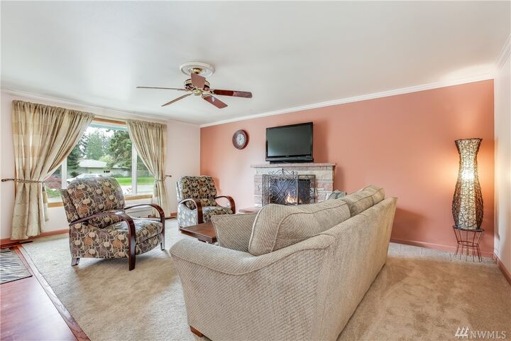 Property Photo:  4007 219th St SW  WA 98043 