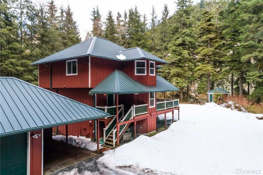 Property Photo: 35713 Mountain Loop Hwy WA 98252