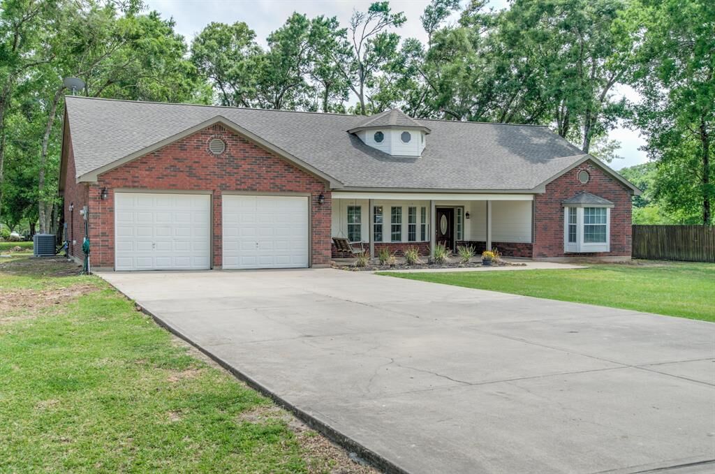Property Photo:  6202 Oleander Drive  TX 77523 