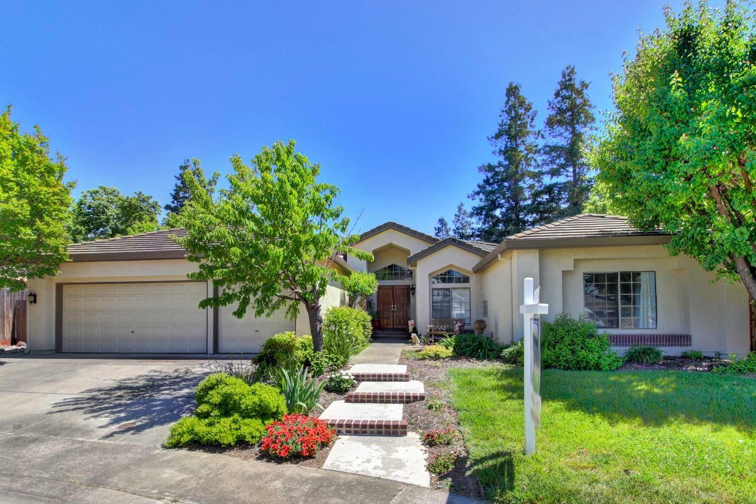 Property Photo:  8945 Royal Gate Way  CA 95624 