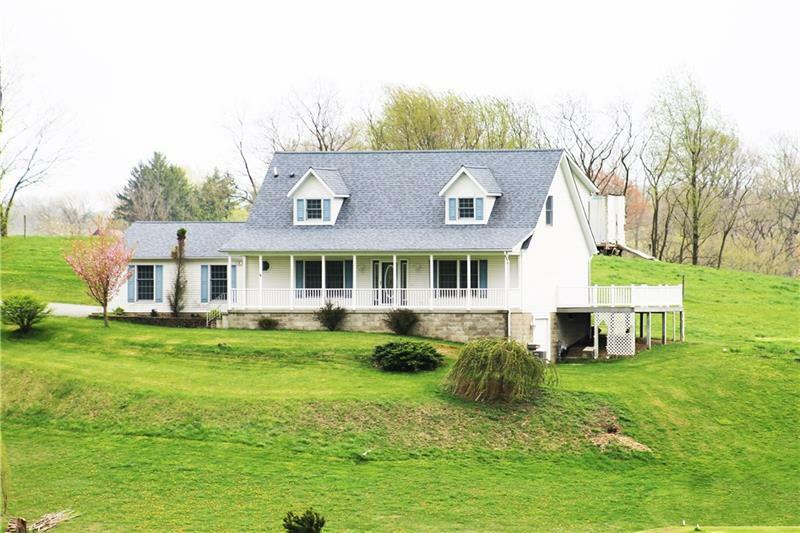 Property Photo: 754 Tulip Dr PA 15066