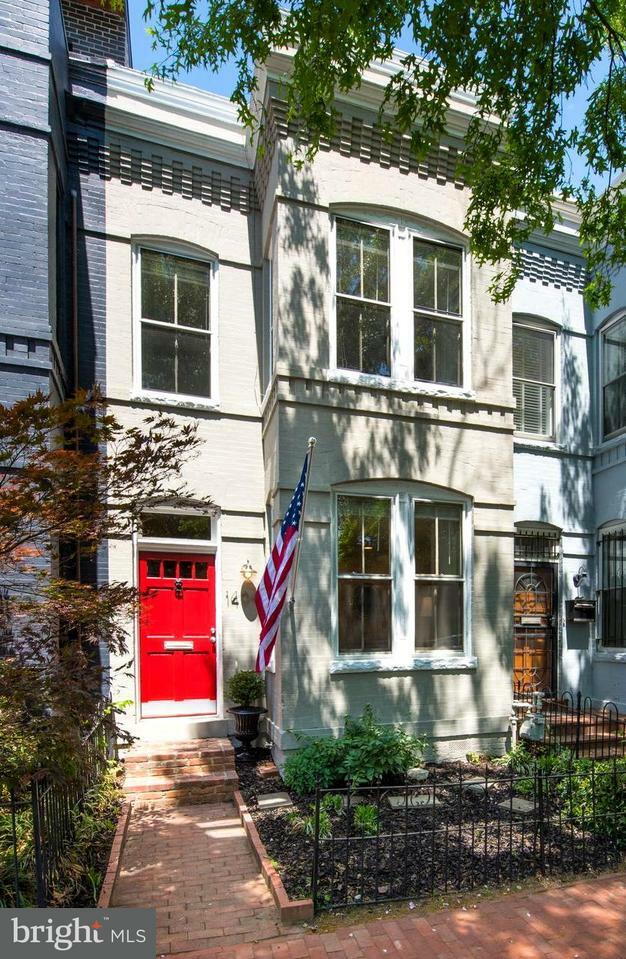 Property Photo: 1404 E Street SE DC 20003