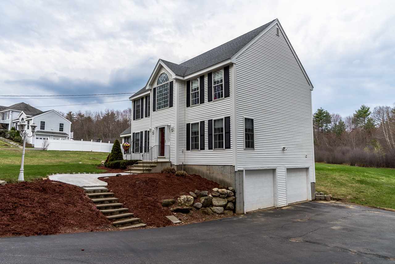 Property Photo:  22 Wethersfield Drive  NH 03276 