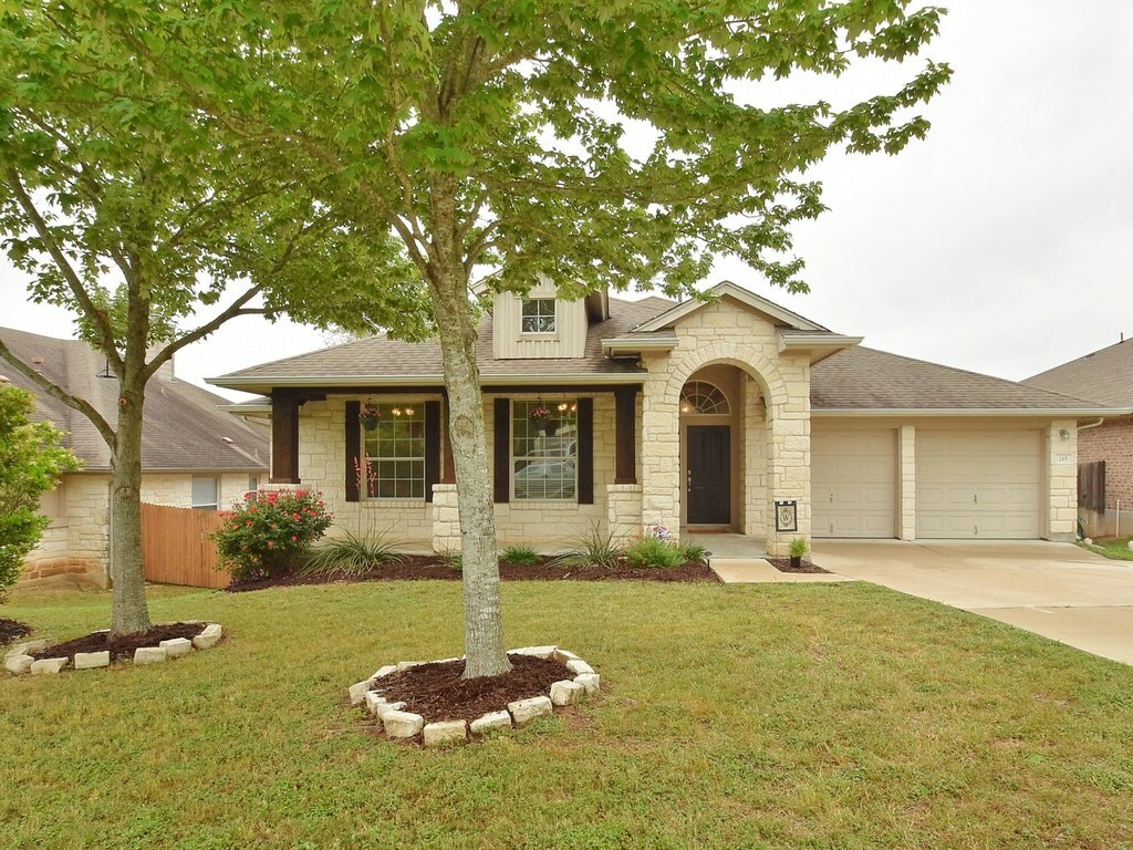 Property Photo:  215 Lexington Drive  TX 78737 