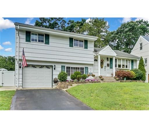 Property Photo:  31 Mercury Circle  NJ 08879 