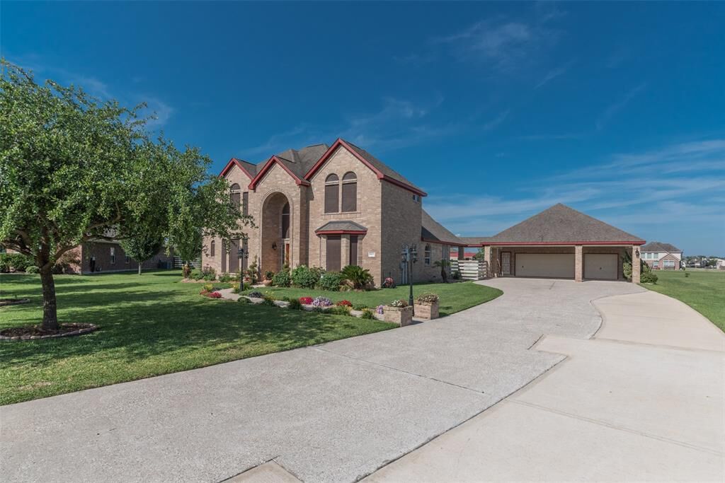 Property Photo: 8611 Black Horse Road TX 77523