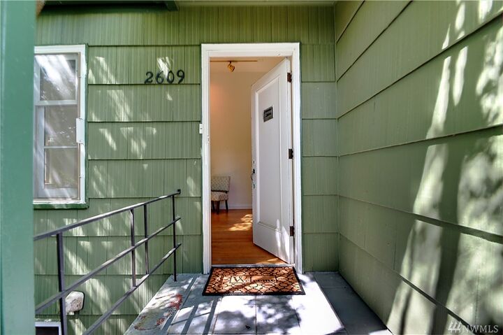 Property Photo:  2609 36th Ave W  WA 98199 