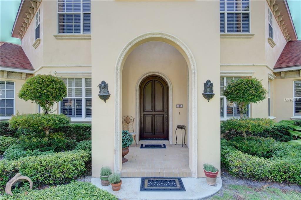 Property Photo: 205 Garden Circle FL 33756