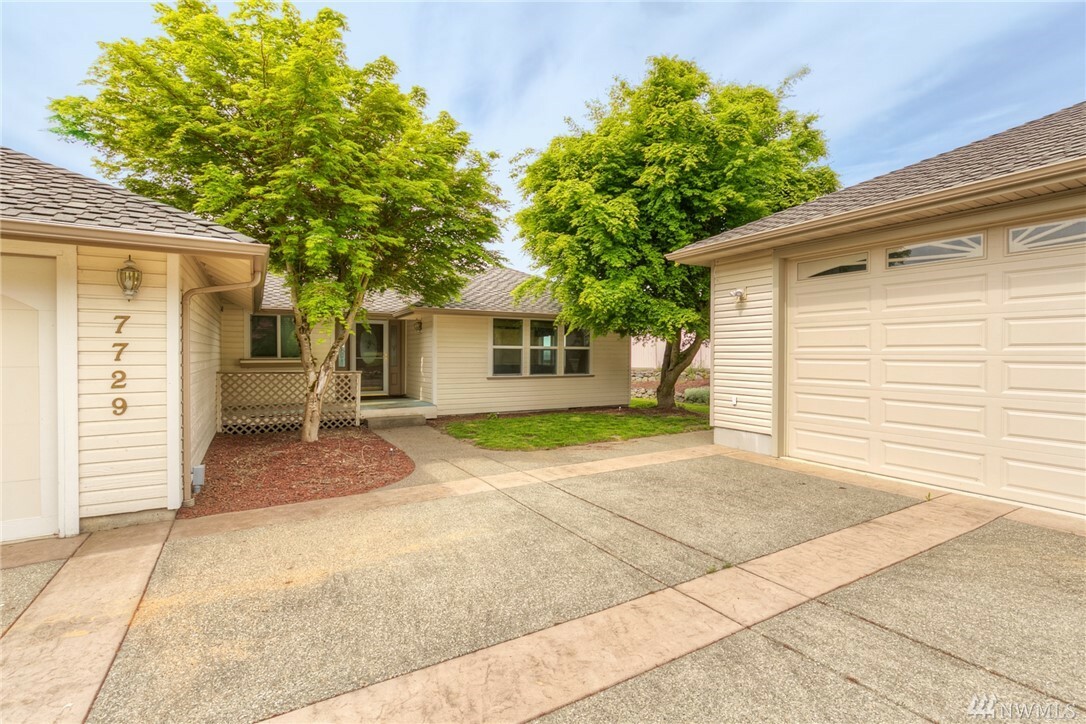 Property Photo: 7729 176th Ave E WA 98391