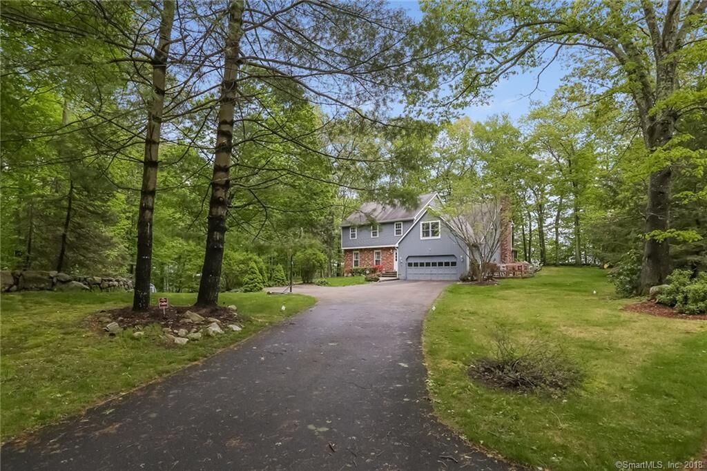 Property Photo:  50 Bobbys Court  CT 06877 
